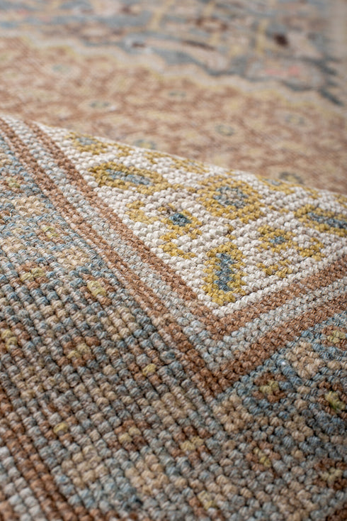 Vintage Sivas Area Rug (5' x 7')